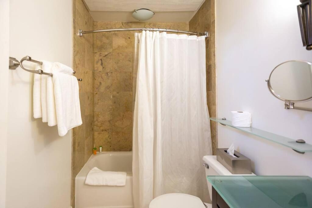 Nice + Cozy Studio In Durham, Steps Away From Duke Appartement Buitenkant foto